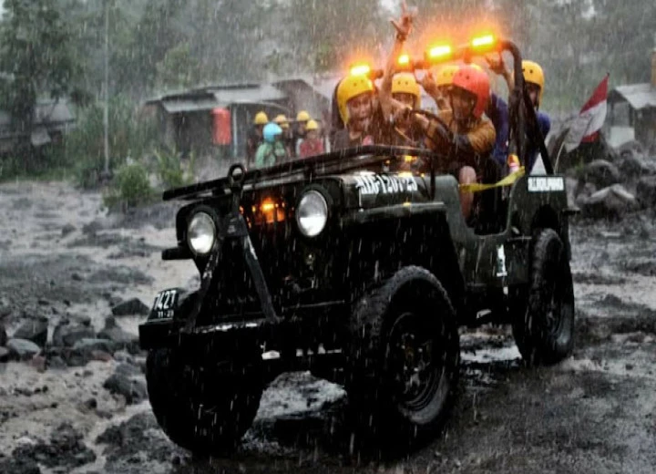 Merapi Sunrise 2023, Wisata Jelajah Merapi, Pemandu Wisata Yogyakarta, AWS Adventure